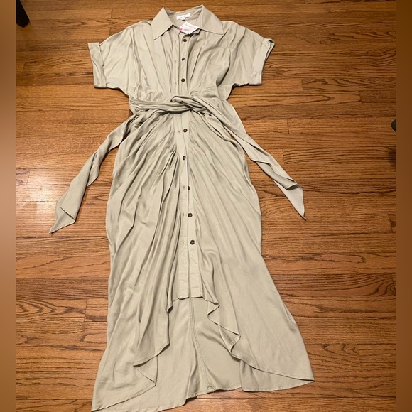 Dresses & Skirts - Casual lime midi dress